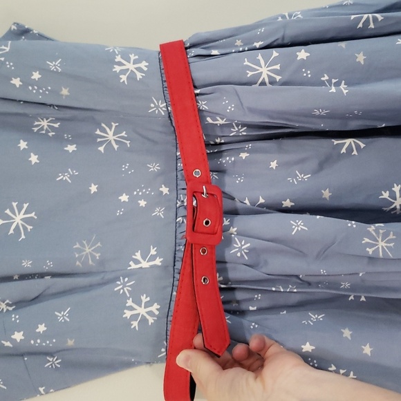 Modcloth Holiday Dress Medium Blue Red White Sleeveless Belt Snowflakes Winter - Picture 4 of 16